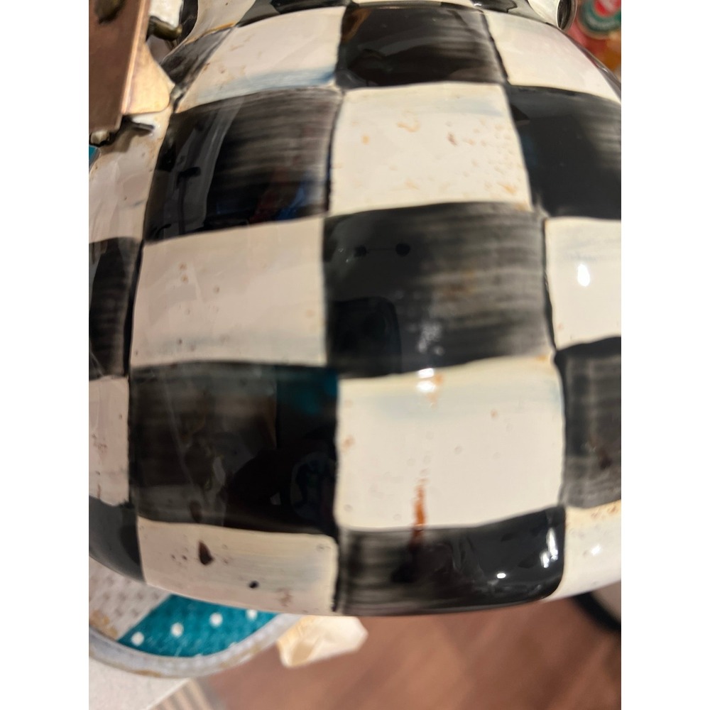 Mackenzie Child's Courtly Check teapot - Picture 7 of 8